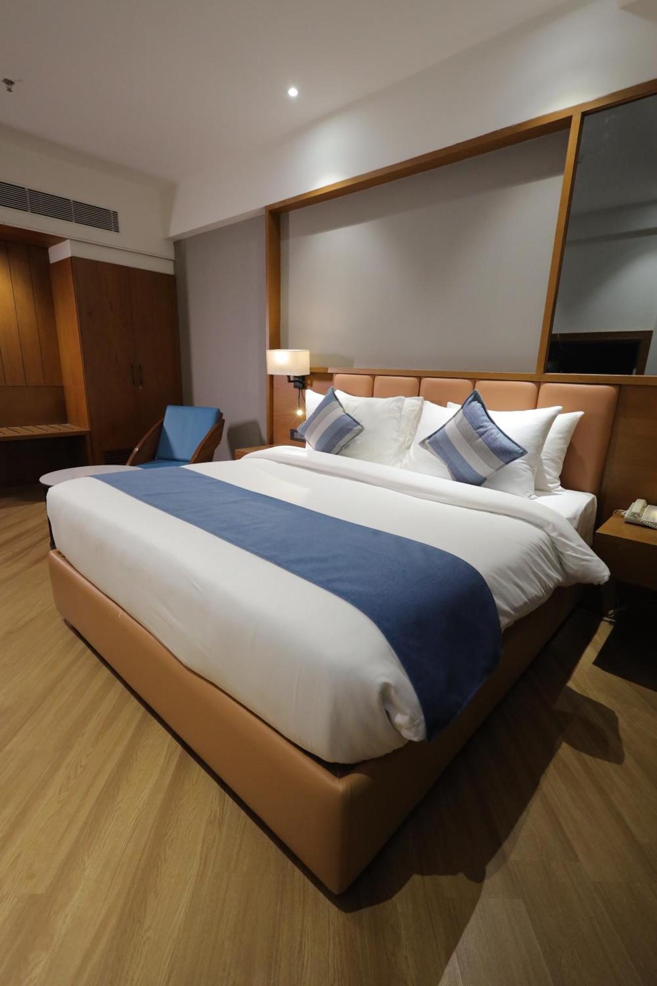 Ramada Encore By Wyndham Viramgam Extérieur photo