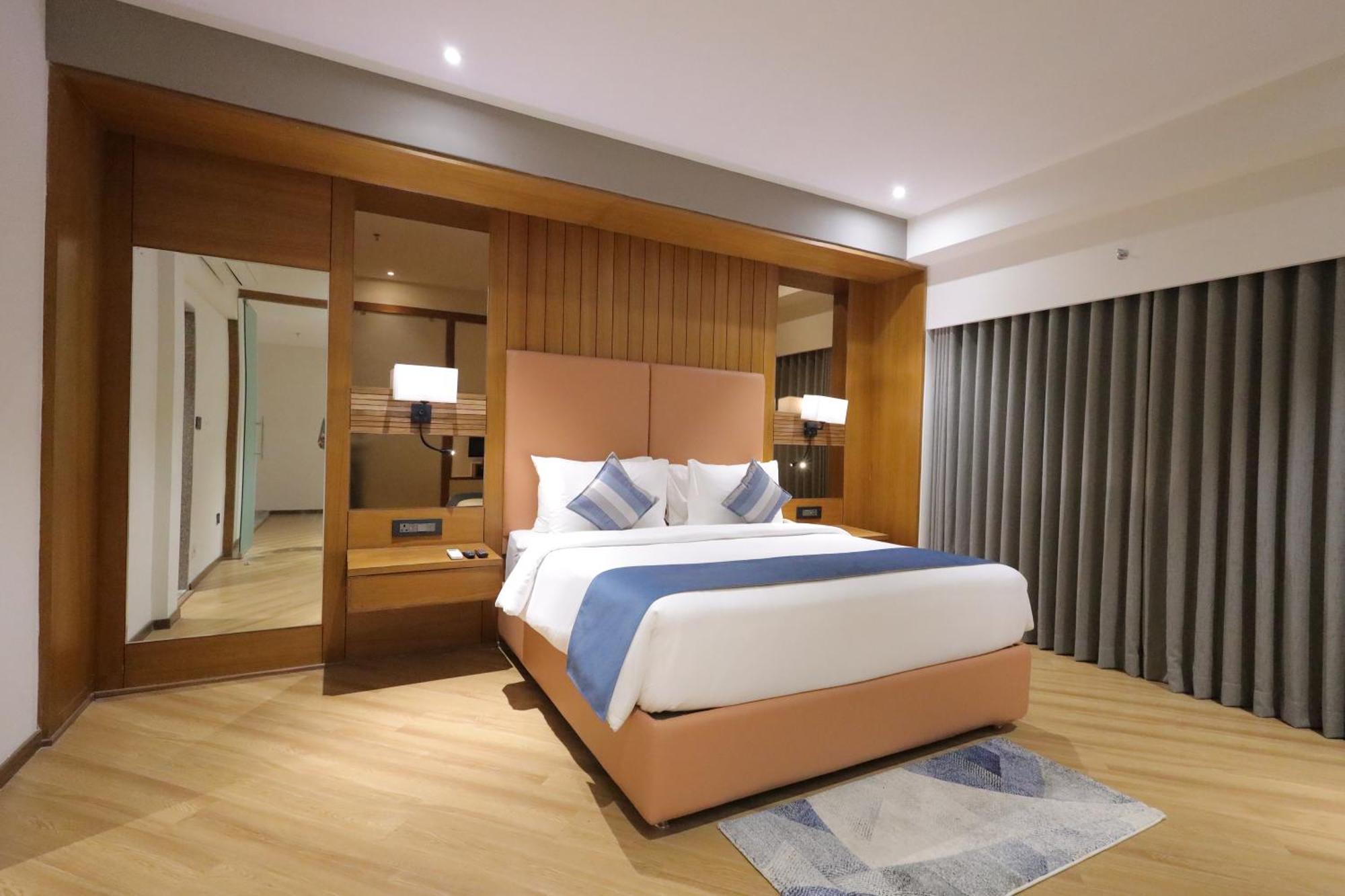 Ramada Encore By Wyndham Viramgam Extérieur photo