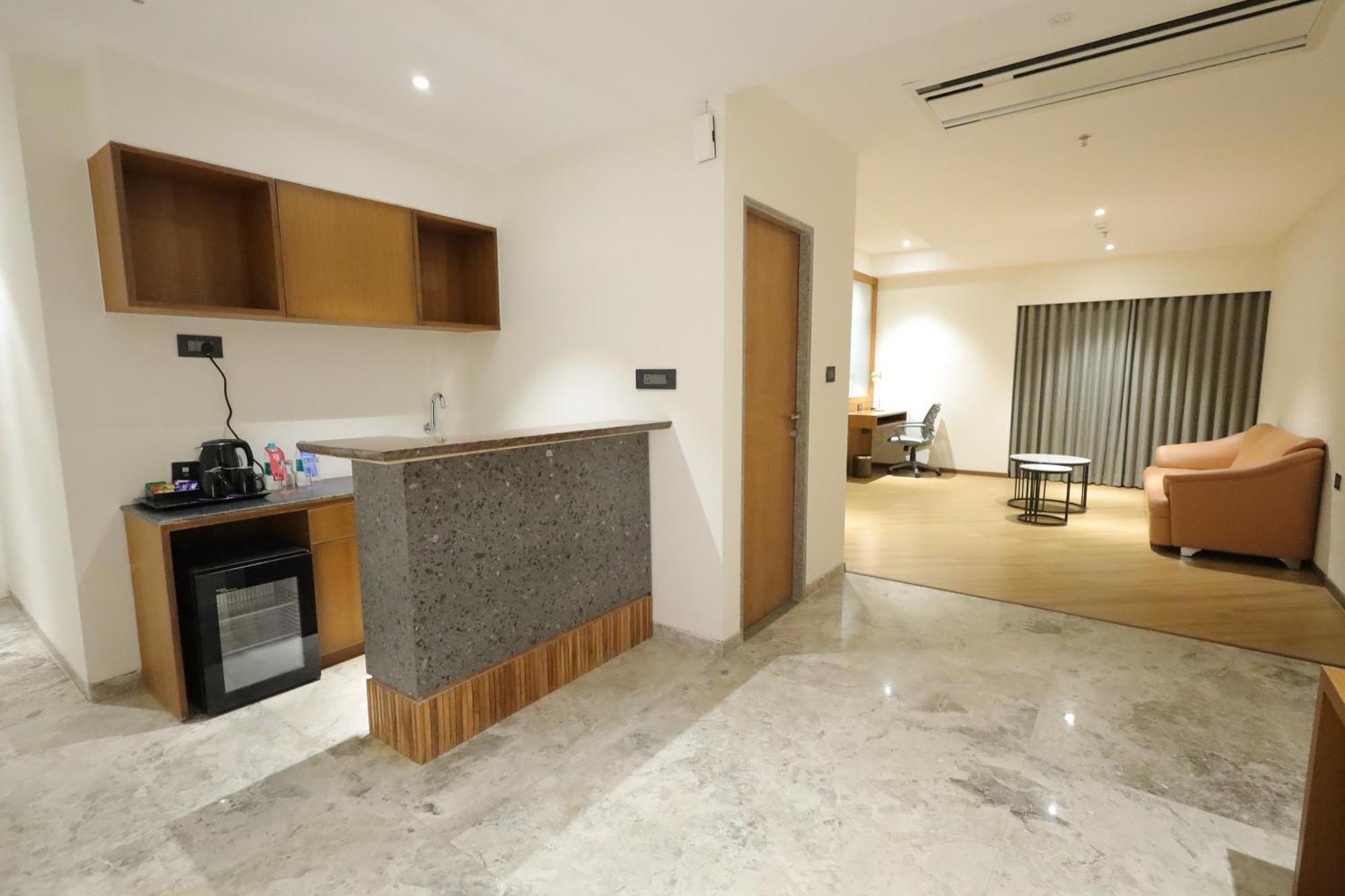 Ramada Encore By Wyndham Viramgam Extérieur photo