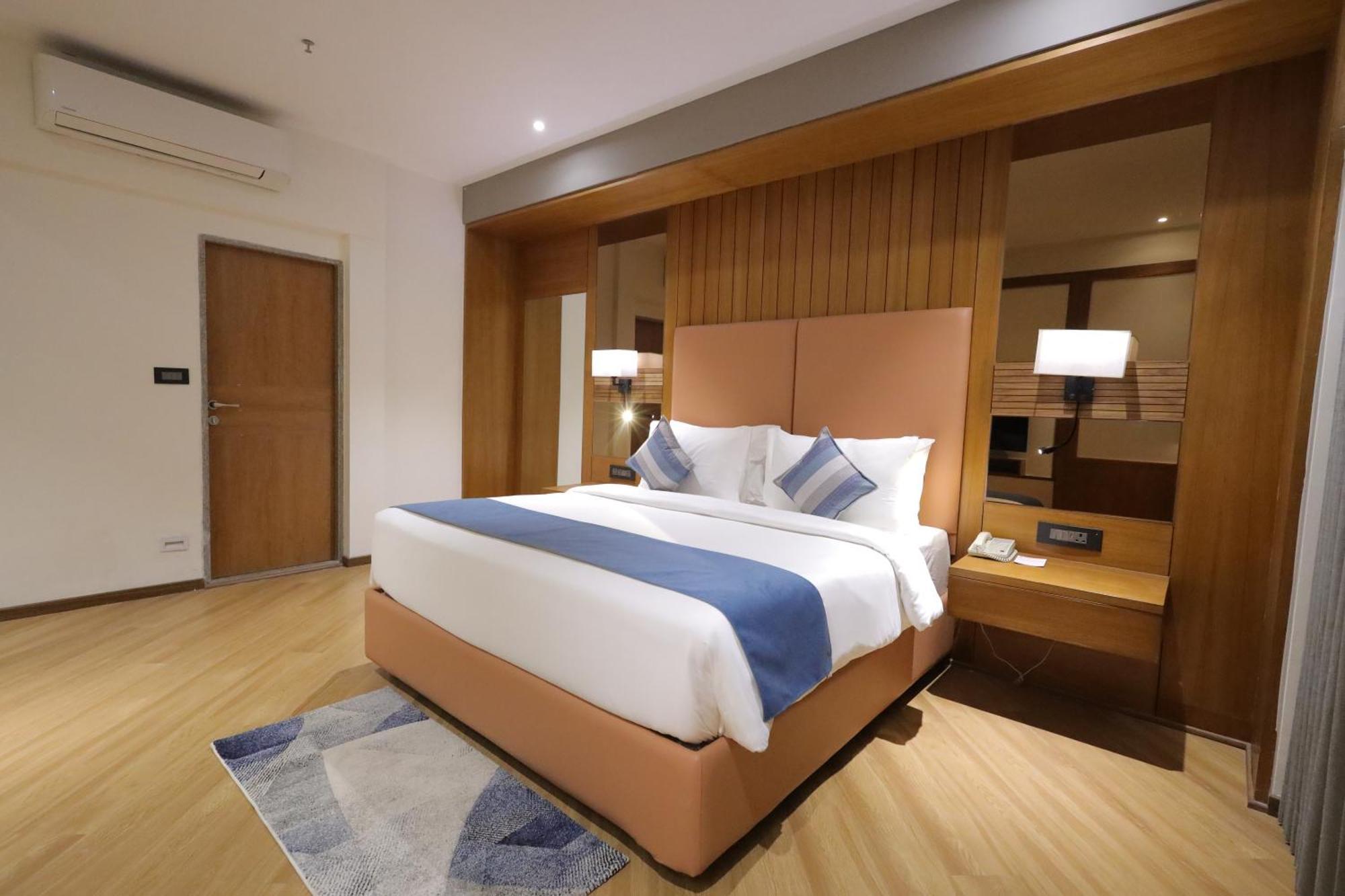 Ramada Encore By Wyndham Viramgam Extérieur photo