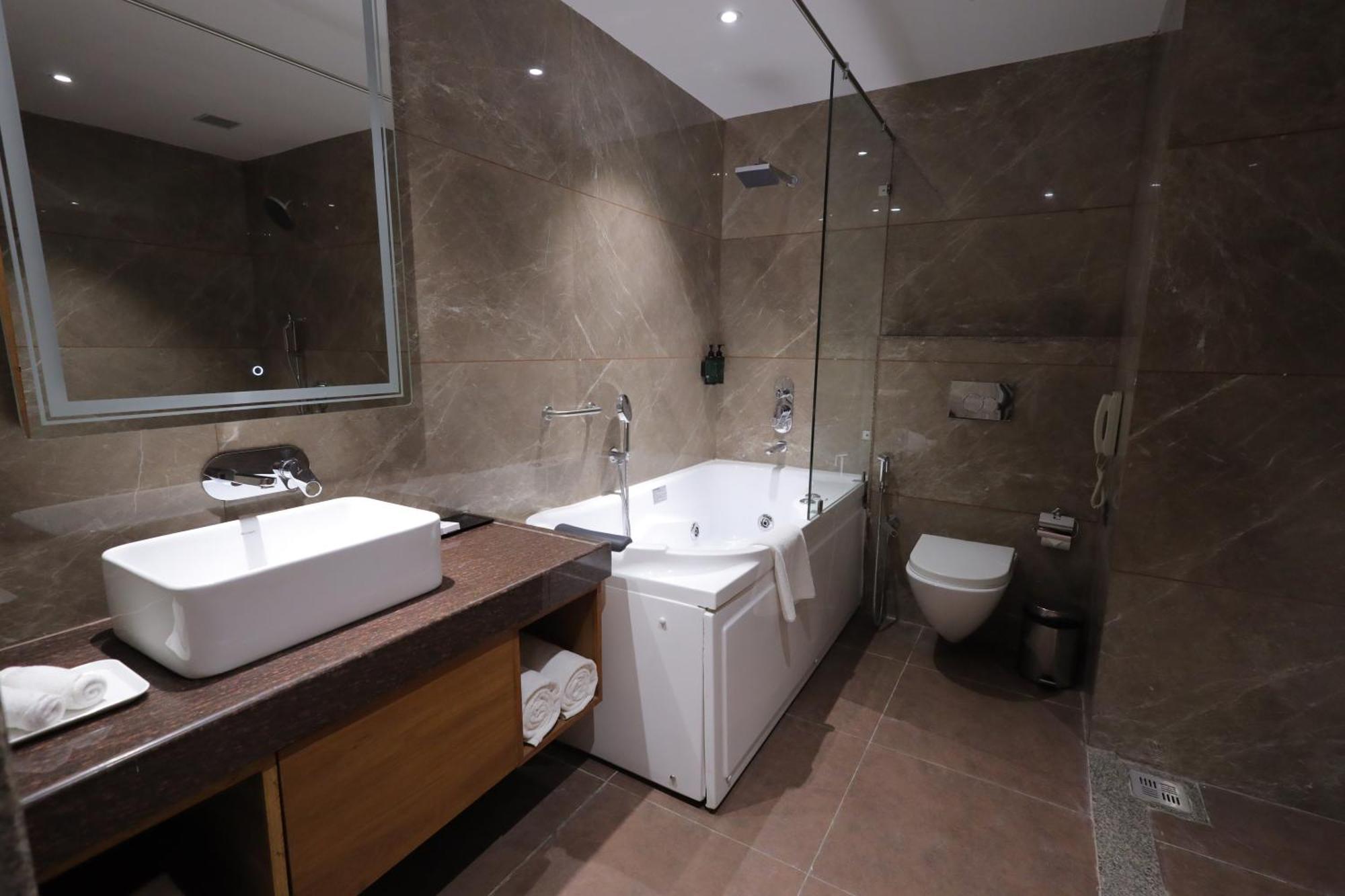 Ramada Encore By Wyndham Viramgam Extérieur photo